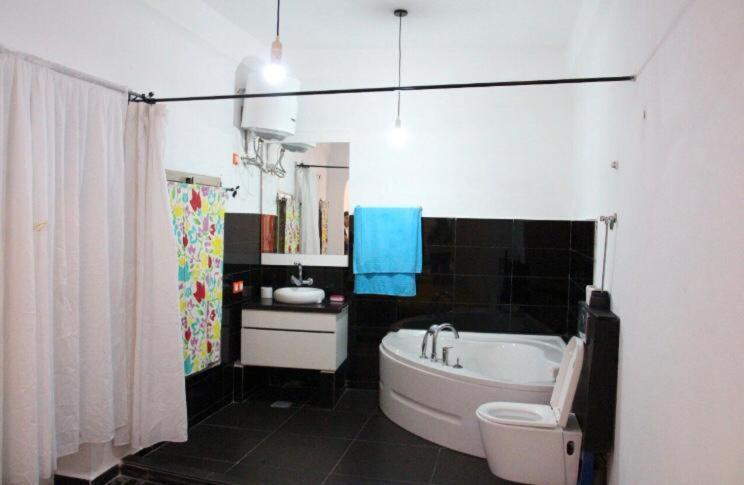 צ'פצ'אוונה Hostal Valencia - Private Room With Bathroom מראה חיצוני תמונה
